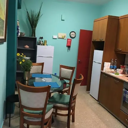 Vandrerhjem Past Or Tail Larnaca